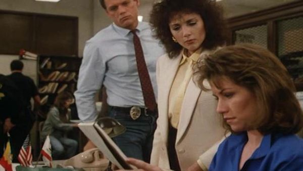 Hunter - Hunter: S3 E16 - The Girl Next Door