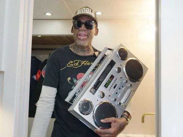 MTV Cribs - Whitney Cummings / Dennis Rodman