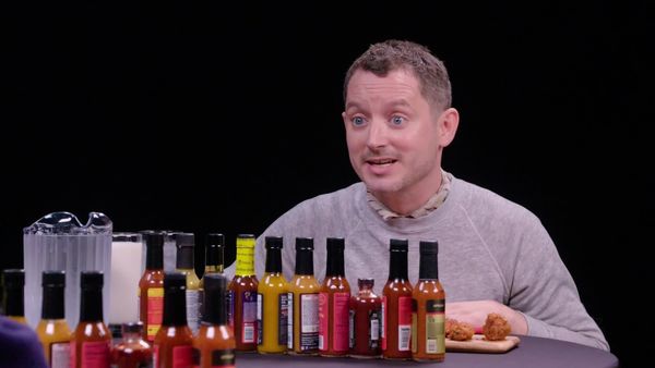 Hot Ones - Elijah Wood Tastes the Lava of Mount Doom While Eating Spicy Wings
