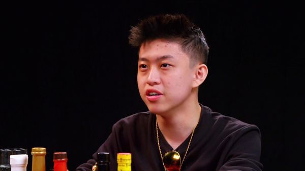 Hot Ones - Rich Brian Experiences Peak Bromance While Eating Spicy Wings