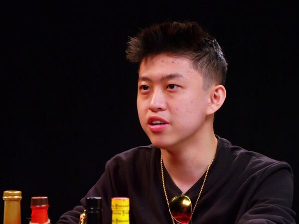 Hot Ones - Rich Brian Experiences Peak Bromance While Eating Spicy Wings