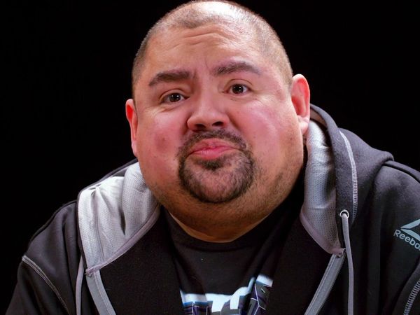 Hot Ones - Gabriel Iglesias Does Wrestling Trivia While Eating Spicy Wings