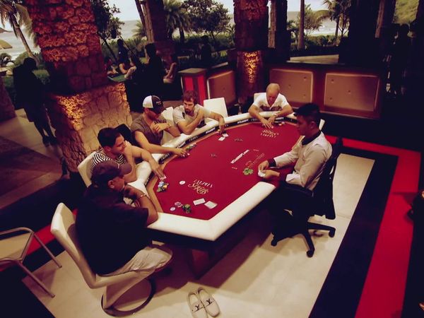 World Poker Tour: Alpha 8 - St. Kitts Part 1
