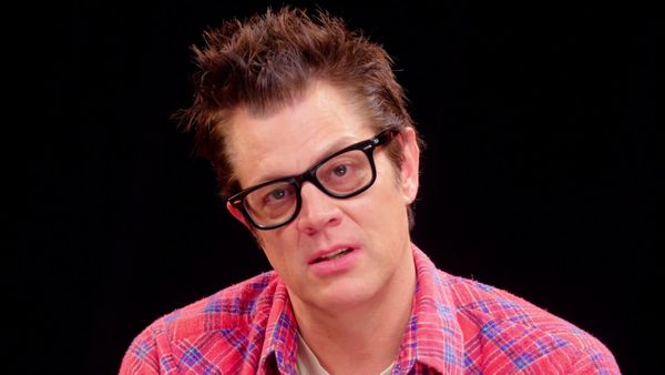 Hot Ones - Johnny Knoxville Gets Smoked By Spicy Wings