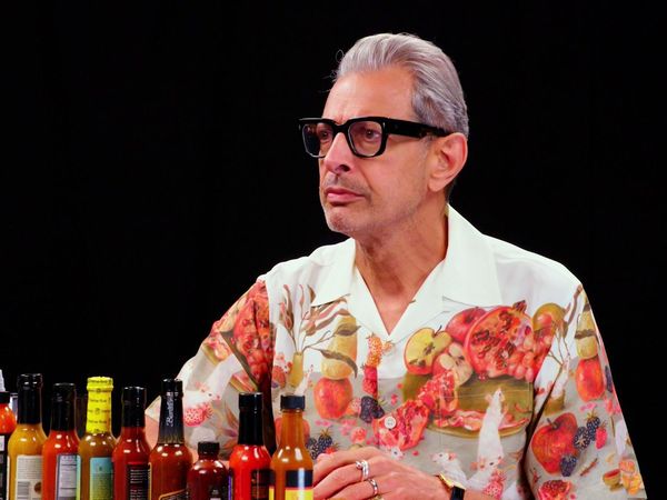 Hot Ones - Jeff Goldblum Says He Likes to Be Called Daddy While Eating Spicy Wings