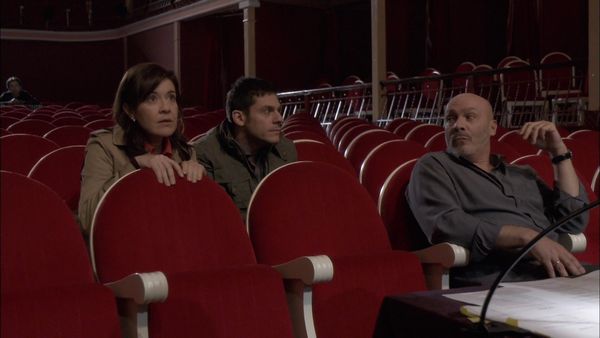 Los Misterios de Laura - El Misterio de La Escena del Crimen. Borrar