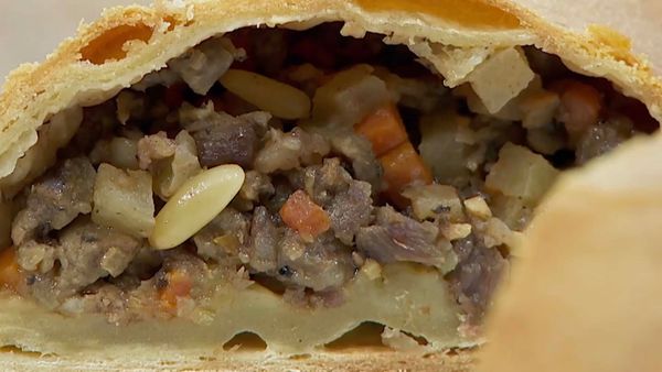 Torres en la Cocina - Patata Rellena De Queso Y Strudel De Carne Y Manzana