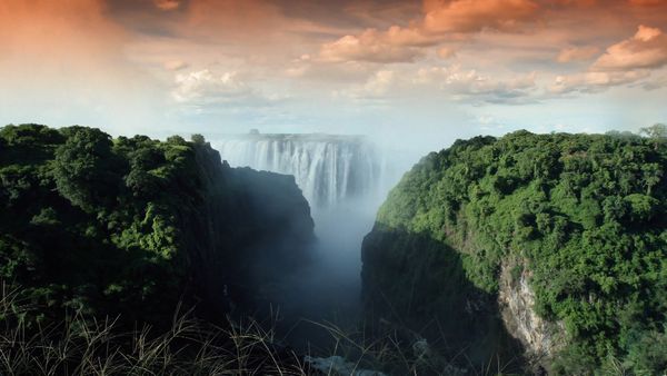 África más salvaje - Zambezi: aguas salvajes