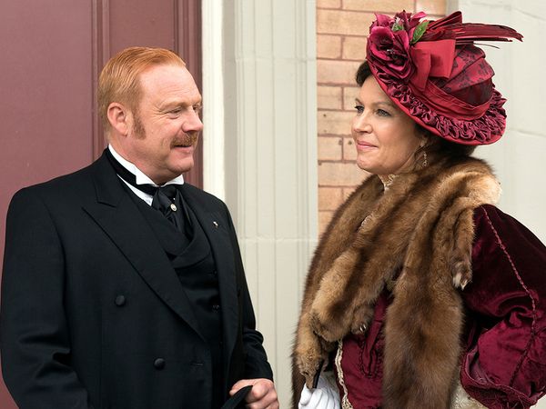 Murdoch Mysteries - The Murdoch Sting