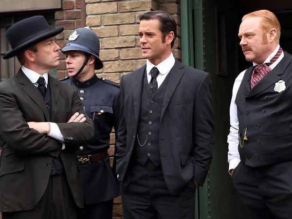 Murdoch Mysteries - The Spy Who Came Up To The Cold