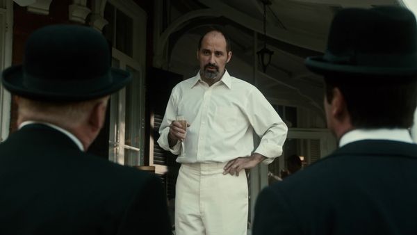 Murdoch Mysteries - Biffers and Blockers