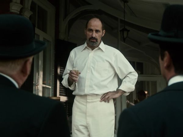 Murdoch Mysteries - Biffers and Blockers