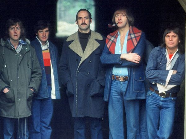 Monty Python: Almost The Truth - The Ultimate Holy Grail Episode