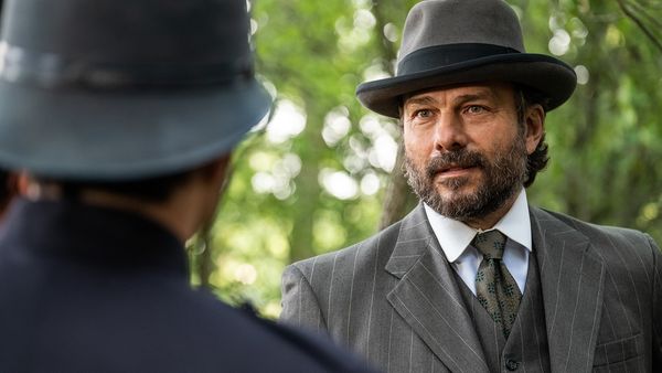 Murdoch Mysteries - Rough and Tumble