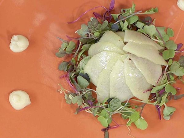 Torres en la Cocina - Carpaccio de Remolacha y Confit de Pato