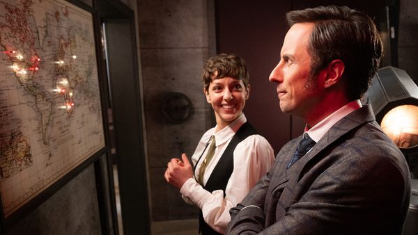 Murdoch Mysteries - Pendrick's Planetary Parlour
