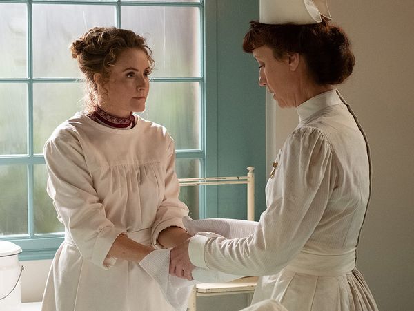 Murdoch Mysteries - Murdoch Without Borders