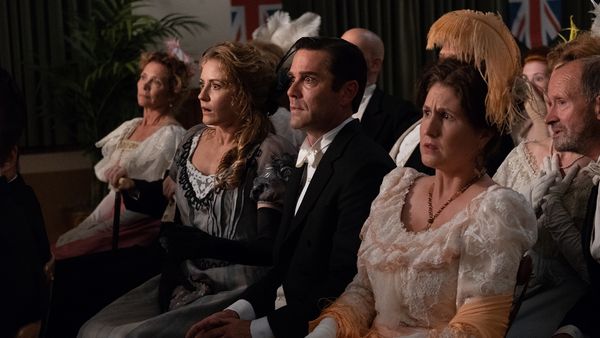 Murdoch Mysteries - One Minute