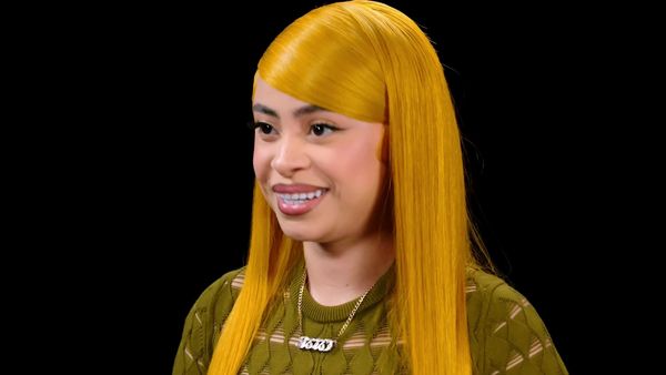 Hot Ones - Ice Spice Gets Melted by Spicy Wings