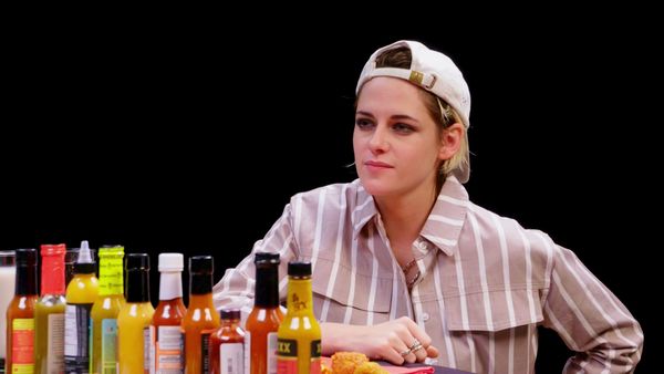 Hot Ones - Kristen Stewart Brings the Angels to Eat Spicy Wings