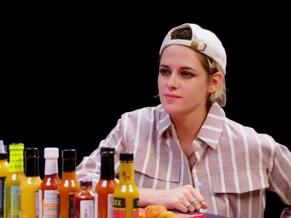 Hot Ones - Kristen Stewart Brings the Angels to Eat Spicy Wings