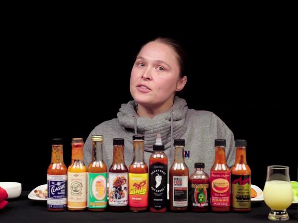 Hot Ones - Ronda Rousey Splits Bones While Eating Spicy Wings