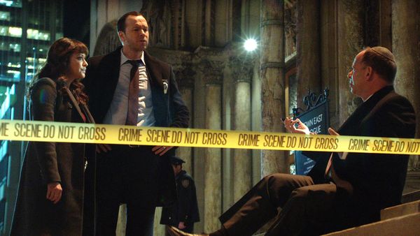 Blue Bloods, en español - A punta de pistola