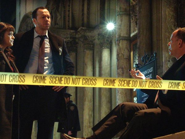 Blue Bloods, en español - A punta de pistola
