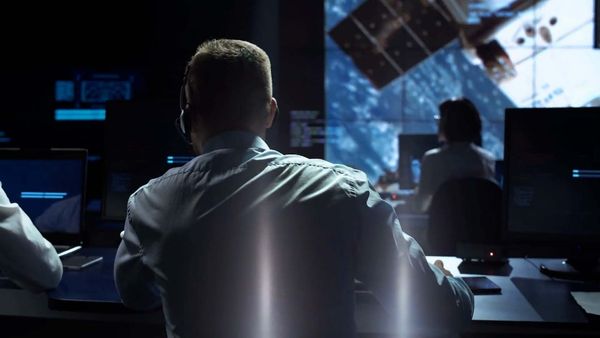 Extraterrestrials: They Are Among Us - UFO Landing Phenomenon