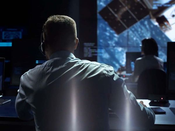 Extraterrestrials: They Are Among Us - UFO Landing Phenomenon
