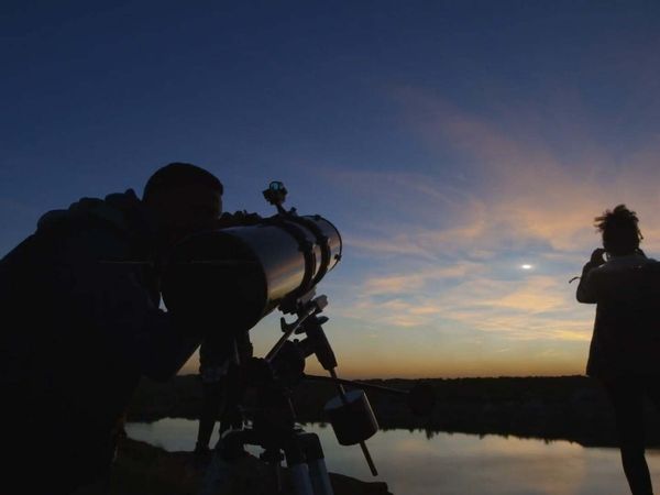 Extraterrestrials: They Are Among Us - Hunters of Extraterrestrials