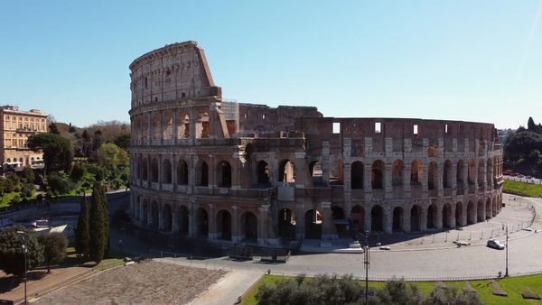 Ingeniería Antigua - Primeras arenas: el Coliseo