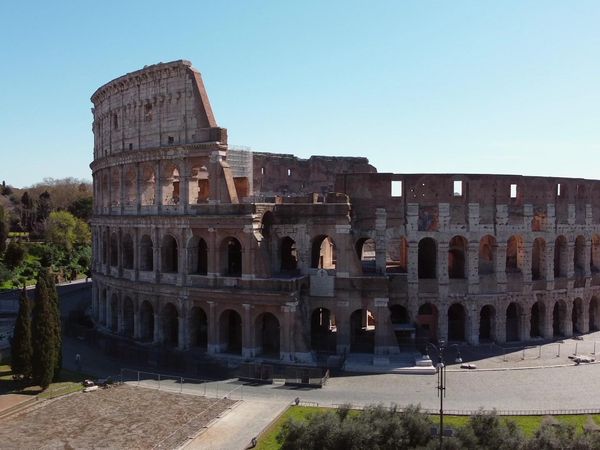 Ingeniería Antigua - Primeras arenas: el Coliseo