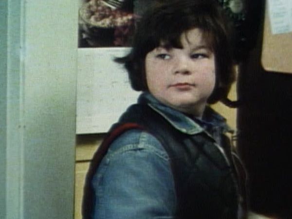 Kids of Degrassi Street - Noel Buys A Suit