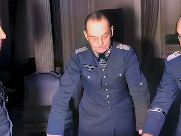 WWII In Color: From D-Day to Nazi Downfall - Overlord