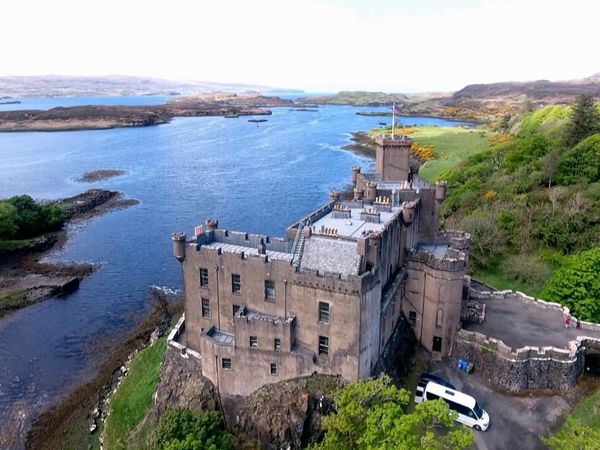 Hogares Increíbles con Dermot Bannon - Escocia