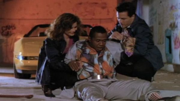 Silk Stalkings - Silk Stalkings: S1 E20 - Powder Burn
