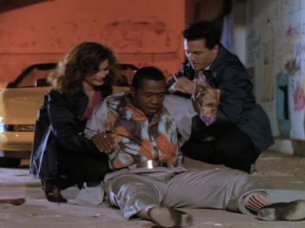 Silk Stalkings - Silk Stalkings: S1 E20 - Powder Burn