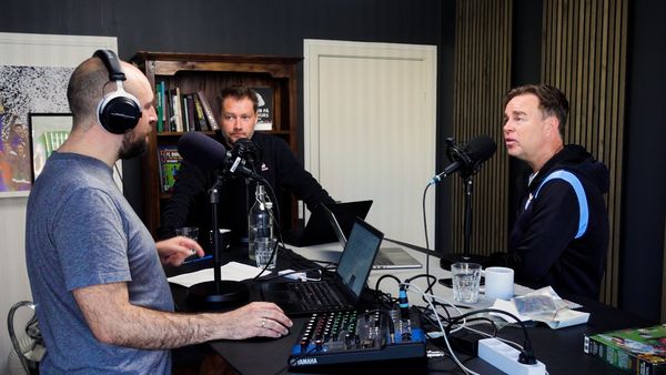 Fodbold var bedre i 90'erne - Man kan forelske sig i meget, når man kan forelske sig i Per Nielsen