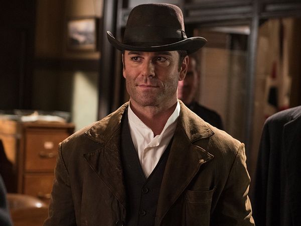 Murdoch Mysteries - Up From Ashes