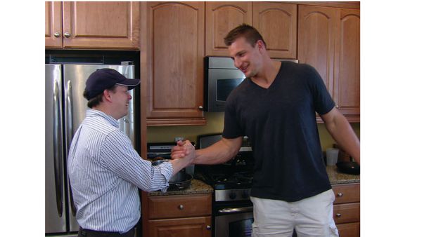 Wahlburgers - 10A: Here's the Drill