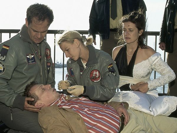 Die Rettungsflieger - Gefährliche Hochzeit