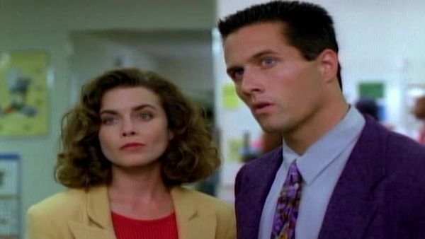 Silk Stalkings - Silk Stalkings: S2 E15 - Dead Weight