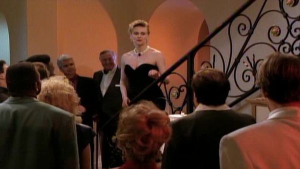 Silk Stalkings - Silk Stalkings: S2 E18 - Meat Market