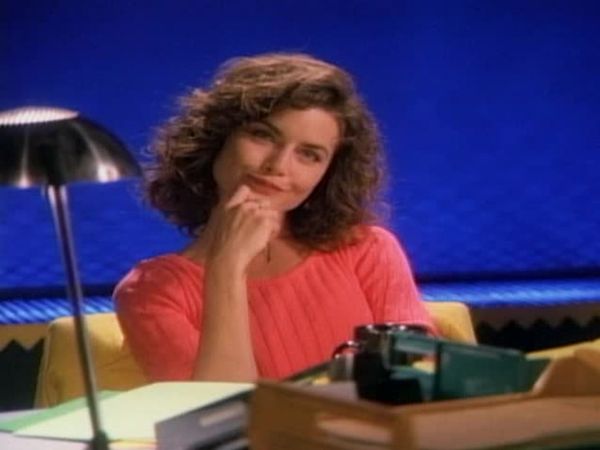 Silk Stalkings - Silk Stalkings: S2 E5 - In Too Deep