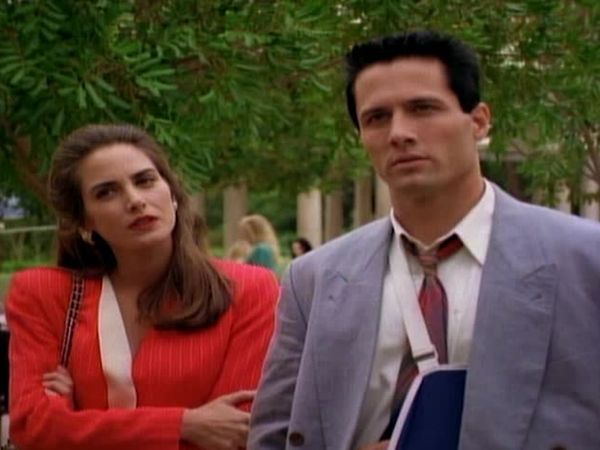 Silk Stalkings - Silk Stalkings: S2 E21 - Look The Other Way