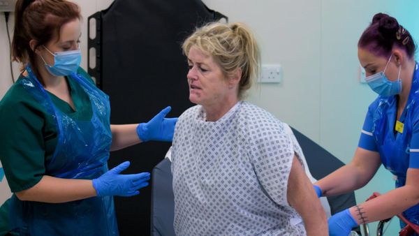 A+E After Dark - A Real Pain in the Neck