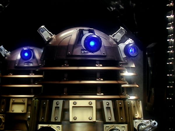 Doctor Who: Säsong 1 - Skilda vägar