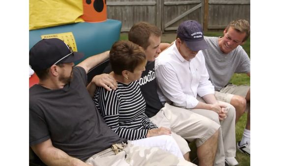 Wahlburgers - Family & Faith