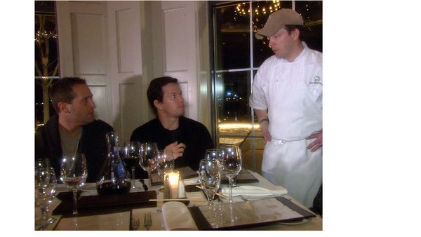 Wahlburgers - 1A: Who's Your Favorite?
